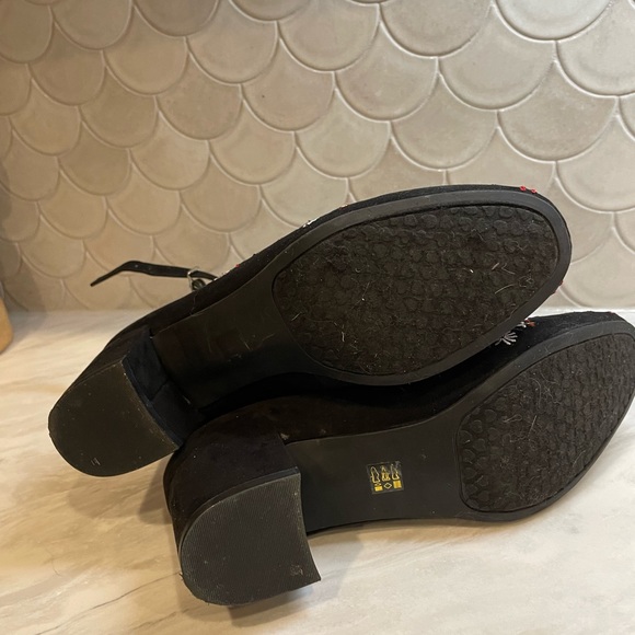 Chinese Landry Black Embroidered low heel Size 8 - Picture 2 of 5